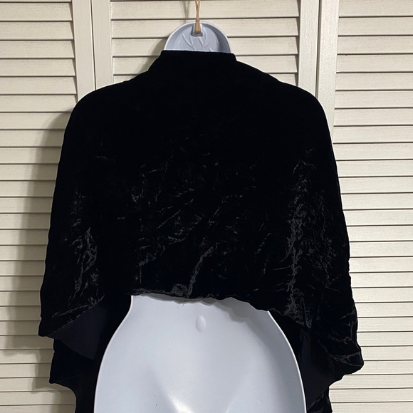 Anne Klein Crushed Velvet Black Wrap - Picture 6 of 8